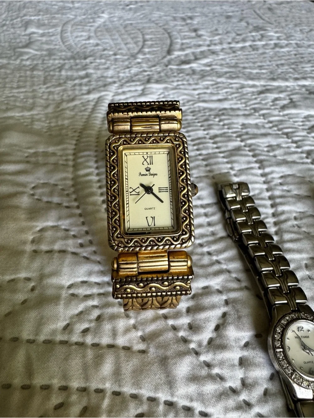 Vintage style watch lot 4 womens Y2k gold silver Waltham premier design Untested